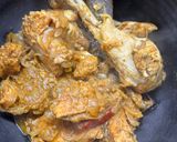 A picture of step 2 of Camparan chicken handi.