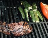 Foto del paso 2 de la receta: Entraña con Mostaza Hierbabuena, y Zucchini Parrillado a la Parmesana