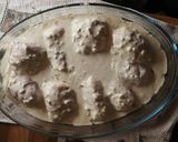 Baconbe tekert, zöldfűszeres, sajtszószos csirkemell recept fázis 5 fotója