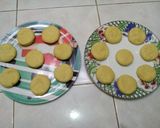 Foto langkah ke 4 dari resep Donat kentang isi blueberry & strawberry.