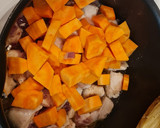 Foto del paso 3 de la receta: Estofado de pollo con boniato y shiitake