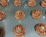 Foto langkah ke 3 dari resep Soes double choco manise.