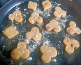 आटा बटर बिस्कुट (aata butter biscuit recipe in Hindi) रेसिपी चरण 5 फोटो