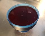 Une image de l'étape 2 de Compote de cerises et pêches jaunes aux pistaches.
