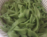 Foto del paso 4 de la receta: Pappardelle de Espinaca Con Salsa Roja!