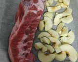 Foto del paso 1 de la receta: Costillas churrasco de cerdo con manzanas y verduras