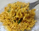 Foto langkah ke 7 dari resep Mie Goreng Sederhana.