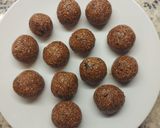 Foto del paso 2 de la receta: Trufas express de avena, chocolate y ciruela secas