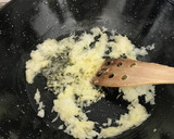Foto del paso 1 de la receta: Risotto de ceps y gambones