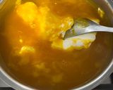 Foto del passaggio 4 della ricetta Minestra cremosa con brodo, purea di zucca e robiola🥕🧅🎃