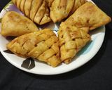 A picture of step 4 of Aloo veggie samosa.