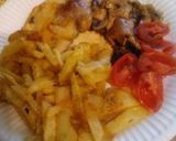 A picture of step 5 of Chicken, mushrooms leek & gravy pie.