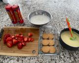 A picture of step 4 of Strawberry Pave.