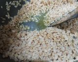 A picture of step 3 of Urad Dal Halwa.