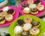 Foto langkah ke 1 dari resep Donat Warna Warni.