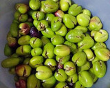 Foto del paso 1 de la receta: Aceitunas gordales en un aliño de hierbas aromáticas infusionada