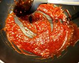 A picture of step 4 of Retro korean fried chicken sauce.
