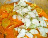 Foto langkah ke 5 dari resep Sayur Labu Siam Udang Santan.