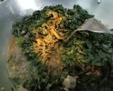 Foto langkah ke 3 dari resep Sayur Daun Singkong bumbu Kuning.