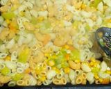 Foto del paso 4 de la receta: Fideos con verduras, queso y huevo duro