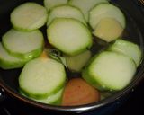 Foto del paso 1 de la receta Sopa ligera de calabacín con huevo