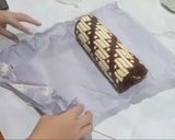 Foto langkah ke 12 dari resep Roll cake brownies batik.