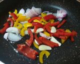 Pas rețetă Cârnaciori cu legume, înăbușiți 1 fotografie