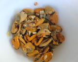 Foto del paso 1 de la receta: Arroz con mejillones y pulpo