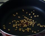 Szójaszószos csirke recept pirított fenyőmaggal recept fázis 1 fotója