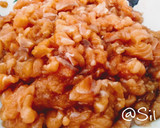 Foto del paso 1 de la receta: 13.🥮Empanada de salmón, cebolla, huevo y surimi