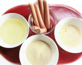 Foto del paso 1 de la receta: Aperitivo de salchichas rellenas con queso, rebozadas