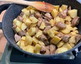 Une image de l'étape 8 de Sauté de porc aux pommes de terre, ananas et trévise.