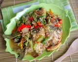 Foto langkah ke 6 dari resep Pesmol Ikan Nila Bumbu Acar Kuning Timun dan Wortel.