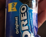 A picture of step 1 of Oreo pudding dessert box.