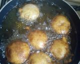 A picture of step 6 of Deep fried cookies.