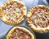 Foto langkah ke 6 dari resep Pizza homemade enak.