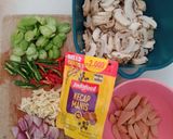 Foto langkah ke 1 dari resep Tumis Jamur Sosis Kecap.