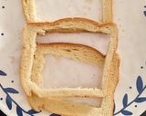 A picture of step 1 of Soyayyan bread da qwai.