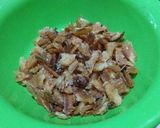 Foto langkah ke 1 dari resep Oseng Tauge Ikan Asin.