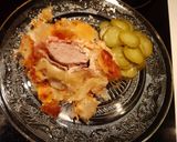 Szűzpecsenye leveles tésztában, sonkával, sajttal göngyölve recept fázis 2 fotója