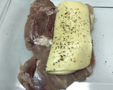 Foto del paso 1 de la receta: Contramuslos y patatas hasselback relllenos de Havarti al brandy