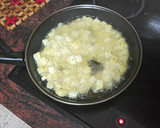 Foto del paso 3 de la receta: Garbanzos con carne picada y papas fritas