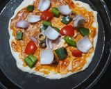 વેજ પિઝા (Veg Pizza Recipe in Gujarati) રેસીપી સ્ટેપ2ફોટો