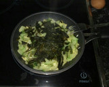 Foto del paso 1 de la receta: Tortilla mar y montaña. "con calabacín y alga kombu"