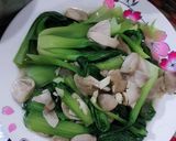 Hình bước làm 2 của món Cải chíp xào nấm rơm