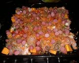 Foto del paso 3 de la receta: Salteado de pollo y salchichas