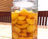 Hình bước làm 3 của món Trà đào nhà làm