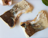Foto del paso 1 de la receta: Bacalao Skrei con refrito de ajos y jamón