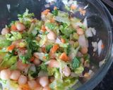 Foto del paso 1 de la receta: Pipirrana con garbanzos en Monsieur Plus