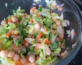 Foto del paso 1 de la receta: Pipirrana con garbanzos en Monsieur Plus